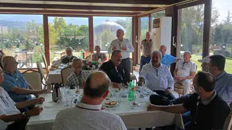 Yarım asırlık vefa: Arifiye mezunları okul sıralarındaki o günleri yeniden yaşadı