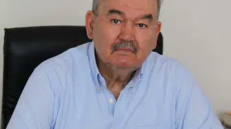 İzmir siyasetinde hüzünlü veda: Burhan Özfatura hayatını kaybetti