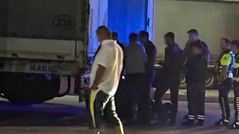 Hamzabeyli'de tır parkına sızan göçmenlere operasyon