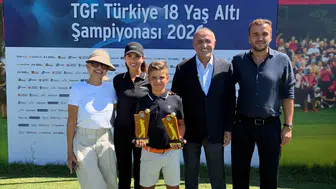 Golfün minik yıldızı İstanbul'da sahneye çıktı: 9 yaşındaki Kaan'dan çifte zafer