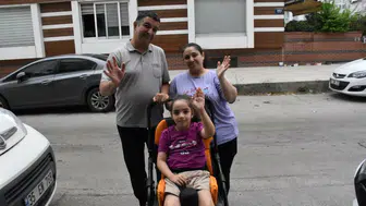 Minik Yağmur'un büyük hayali: Arkadaşlarıyla koşacağı günlerin hayalini kuruyor