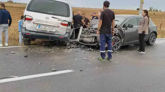 Tekirdağ'da korkunç çarpışma: İki otomobil hurdaya döndü, altı kişi hastanelik oldu