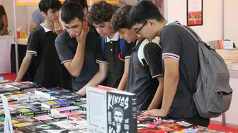 Diyarbakır'da edebiyat rüzgarı: 10. Kitap Fuarı kapılarını binlerce okura açtı