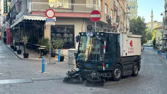 Efeler'de sabah mesaisi: Gün ağarmadan başlayan hijyen seferberliği
