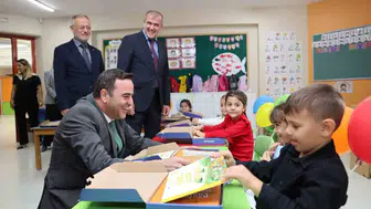 Minik öğrencilerin okul heyecanına Başiskele'den anlamlı dokunuş