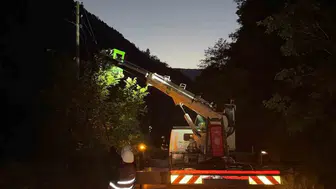 Doğu Karadeniz'de afet alarmı: 120 kişilik ordu enerji hatlarını kurtarmak için sahaya indi