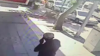Amasya'da park manevrası faciaya dönüştü: Domatesler yola saçıldı