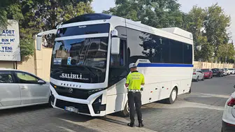 Salihli yollarında okul servisi mesaisi: Öğrenciler için tam güvenlik denetimi