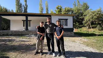 Yer minderinden fen lisesine uzanan başarı: İkizlerin yarım kalan hayalleri artık 3+1 evde yeşeriyor