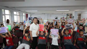 Bünyan’da okul sıralarında heyecanlı gün: Başkan Metin’den öğrencilere tam destek