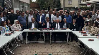 Bursa'da traktörlü karşılama: Özgür Özel'den çiftçiye 'Prens Charles'lı incir mesajı