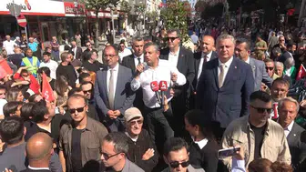 Özgür Özel'den Yalova Çıkarması: Köprü Garantisi Yerine Çiftçiye Geçim Sözü