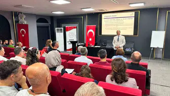 Altıeylül'de pansiyonlarda yeni dönem: Öğretmenler gençlerle bağ kurmanın inceliklerini öğreniyor