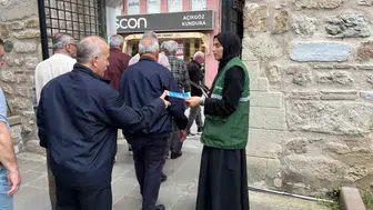 Cuma çıkışı cami avlusunda dikkat çeken uyarı: Bağımlılıkla mücadelede yeni dönem