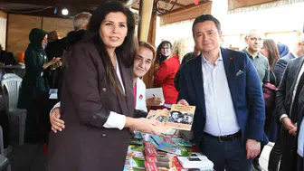 Bursa'da edebiyat rüzgarı: 700 yıllık miras Osmangazi'de sayfalarla buluşuyor