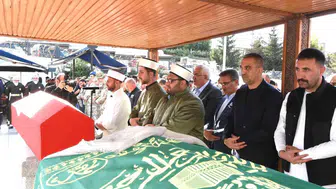 Erzurum'da hüzünlü gün: Bir akademisyen ve bir kahraman gazi aynı camide uğurlandı