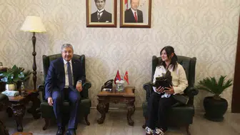 Kurye Gülten Yeşil'in o anları Eskişehir'i duygulandırdı: Yerdeki bayrağı görünce kayıtsız kalamadı