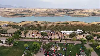 Kahta semalarında barış çığlığı: Gazze için uçurtmalar özgürlüğe kanat açtı