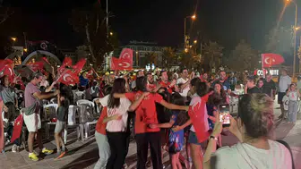 Osmaniye'de dev ekran coşkusu: Filenin Sultanları için meydanlara döküldüler