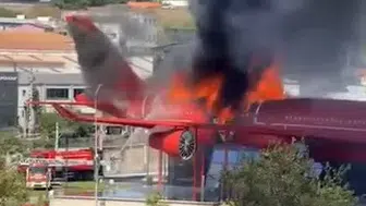 Çayırova'nın gökyüzü mirası alevlere teslim: Bilim merkezine dönüştürülen uçak yandı