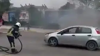 Tahir Şaşmaz Caddesi'nde korku dolu anlar: Seyir halindeki araç bir anda alev topuna döndü