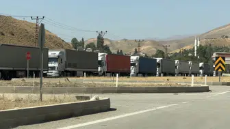 Esendere'de tır trafiği durma noktasına geldi: Sürücüler çaresiz bekleyişte