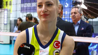 Savunma Bakanı Gizem Örge'den yeni sezon mesajı: Kupalar için kenetlendik