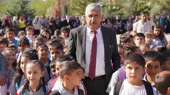Kahta'da yeni dönem heyecanı: Başkan Hallaç'tan eğitime tam destek sözü