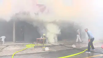 Üsküdar'da sabah saatlerinde korkutan dükkan yangını