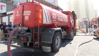 Küçükçekmece'de elektrikli araç paniği: Otoparkta dumanlar yükselince iş merkezi boşaltıldı