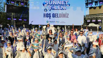 Küçüksu Çayırı'nda unutulmaz buluşma: Sefo ve Demet Akalın sahneyi salladı