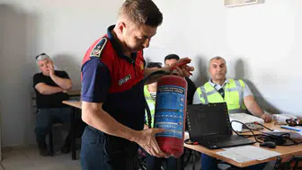 Manisa'da belediye binasında gerçeği aratmayan anlar: Personel zorlu sınavdan geçti