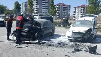 Yozgat'ta dehşet anları: Çarpışmanın ardından otomobil alev topuna döndü
