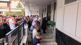 İnegöl'ü yasa boğan veda: Genç yaşta hayata veda eden iki arkadaş son yolculuklarına uğurlandı