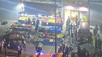 Altındağ'da manavlar birbirine girdi: Sopalı hesaplaşma kamerada