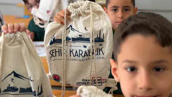 Karabük'te miniklerin okul sevincine belediyeden anlamlı dokunuş