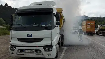 Ordu'da dehşet anları: Seyir halindeki kamyon bir anda alev topuna döndü