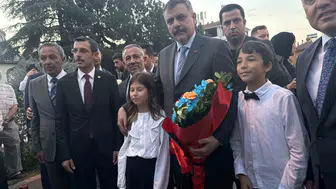 Yıllar sonra aynı sokaklarda: Bakan Çiftçi'nin duygusal ilçe ziyareti