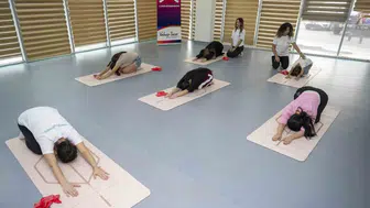 Ekran başında geçen saatler genç kızların sağlığını tehdit ediyor: Mersin'den çözüm hamlesi