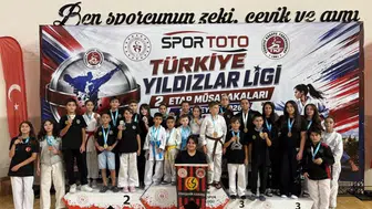 Eskişehir’in Karate Şampiyonası’ndaki Büyük Başarısı: Madalya Kürsüsünün Zirvesine Yerleştiler