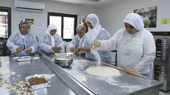 Mersin'de atıl kalan okul binası kadınların kazanç kapısına dönüştü