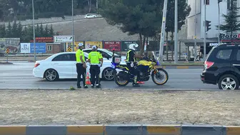 Namal Kavşağı'nda dehşet anları: Güvenlik kamerasına yansıyan kaza ağır yaraladı