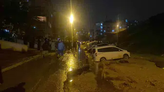 Keçiören'de kabus dolu anlar: Sağanak sonrası cadde adeta yutuldu
