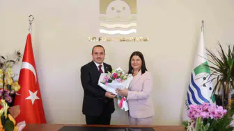 Foça'da Siyasi Dönüşümün Ardından İlk Mesaj: Hizmet İçin Yeni Bir Dönem Başlıyor