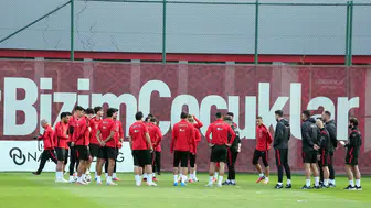 Ay-Yıldızlılar İtalya Sınavı İçin Bursa Yolcusu: Hazırlıklar Başladı
