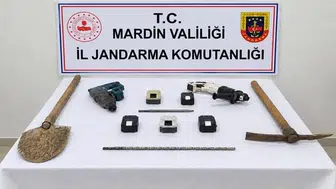 Mardin'de kaçak kazı operasyonu: Tarihi mirasın izini süren ekipler dört kişiyi kıskıvrak yakaladı