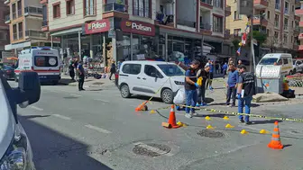Sancaktepe'de güpegündüz infaz: Hareket halindeki araca 18 el ateş açıldı