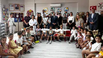 Miniklerin okul heyecanına Burhaniye Kaymakamı'ndan anlamlı destek