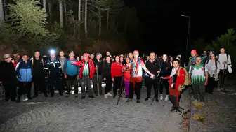 Manisa'da zirveye yolculuk: 109 doğasever gün doğumunu Spil'de karşıladı