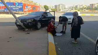 Karaköprü'de kavşak dehşeti: İki aracın çarpıştığı kazada bir kişi hastanelik oldu